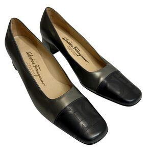 Vintage Salvatore Ferragamo Gancini Pumps in a two-tone Metallic Leather 8